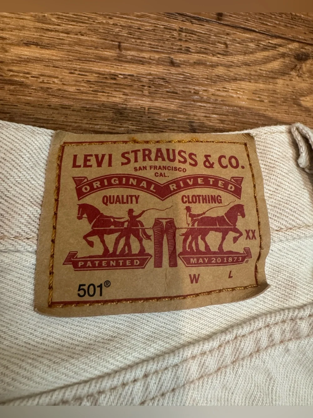 Women Levi's Off-White Straight Leg Jeans